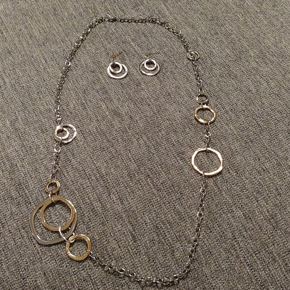 Premier Designs necklace and earrings